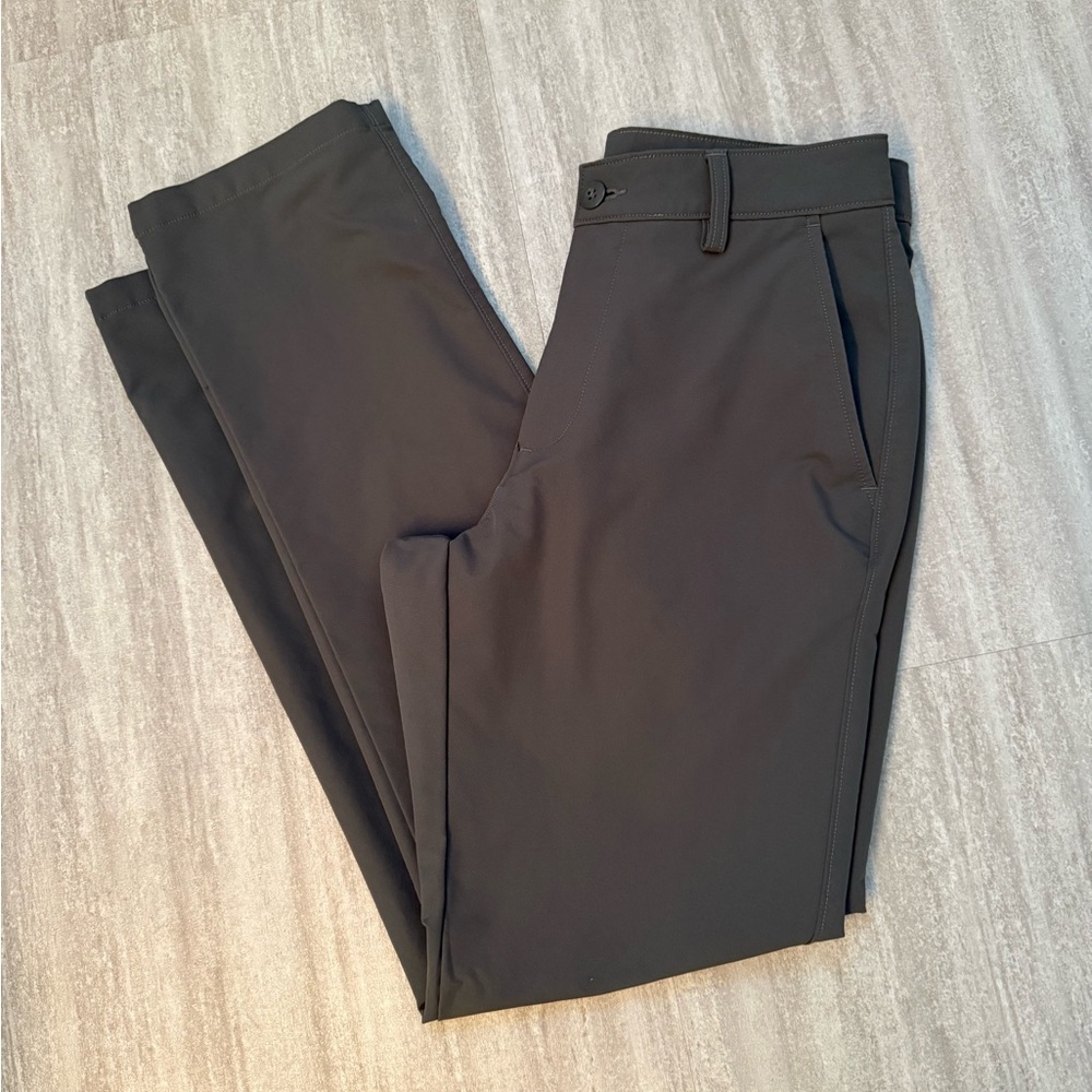 Under Armour grey golf pants
